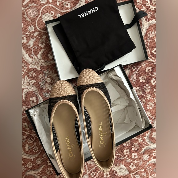 Chanel Raffia Flats - Picture 3 of 4
